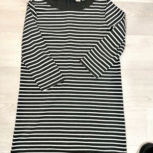 Gray and white medium woman’s gap striped dress 3/4 sleeve